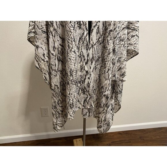 Maurices Womens One Size Snake Print Blouse Cover - Picture 3 of 10